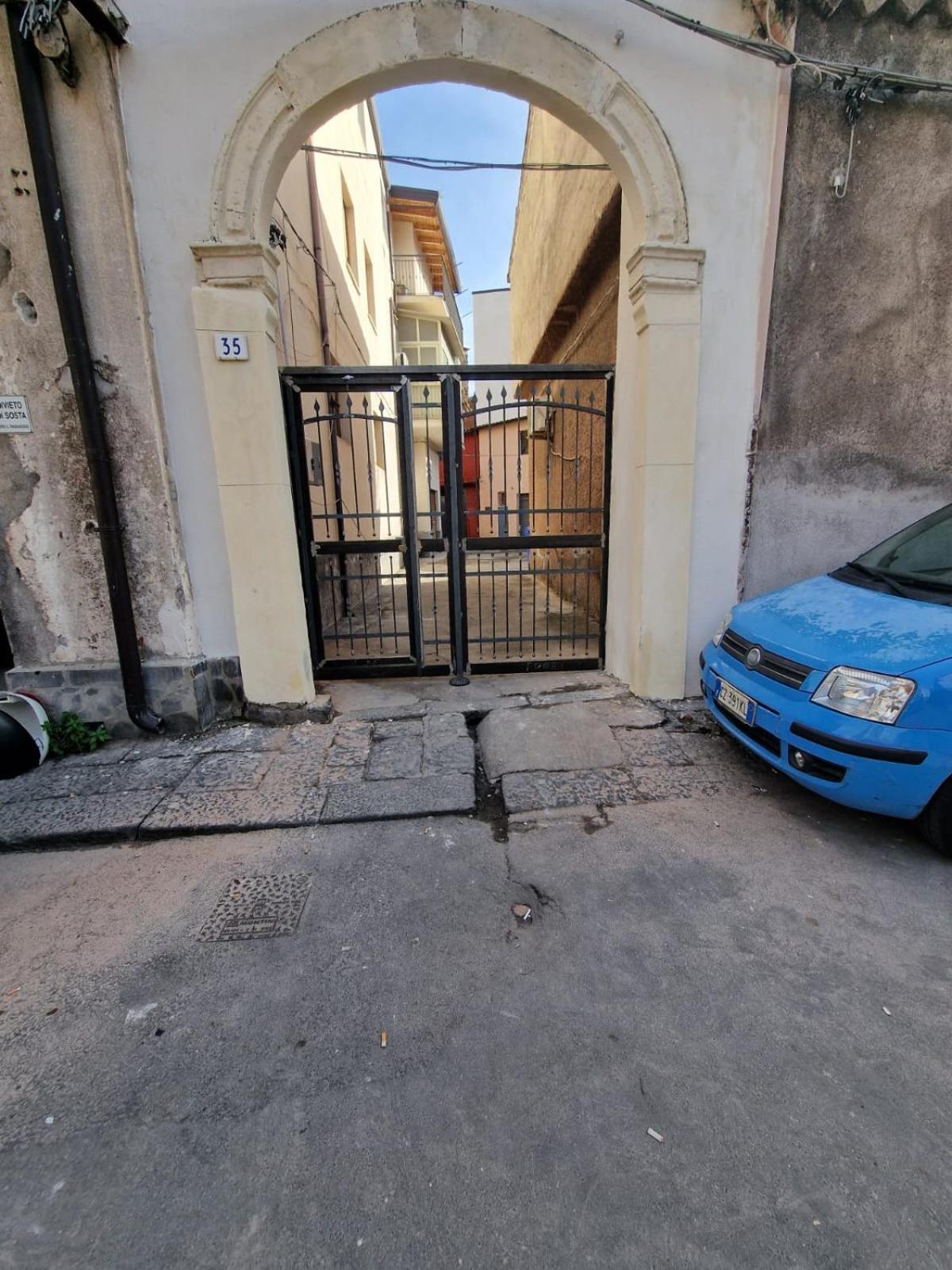 House In The Castle Via Gramignani N 35 Catania Villa Екстериор снимка